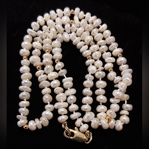 25" Genuine Freshwater Pearls, Coin Shape, 5-6mm - Picture 3 of 4